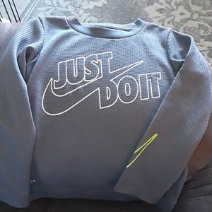 Boys nike top